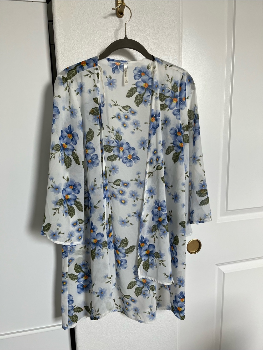 DNA couture White Kimono Jacket Cape w/ Blue Floral Print Size Small Flowy/Loose
